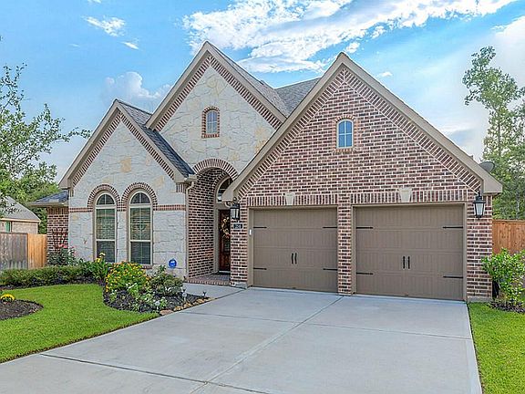 2nd image of 256 Forest Heights Ln