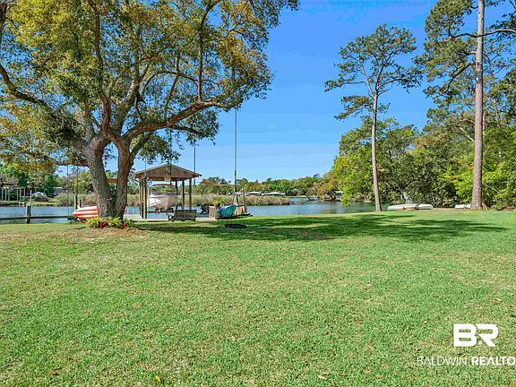 3rd image of 7231 Riverwood Dr W