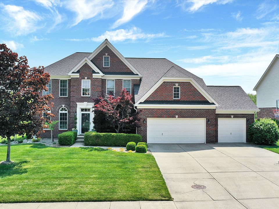 1st image of 4296 Honeysuckle Ln