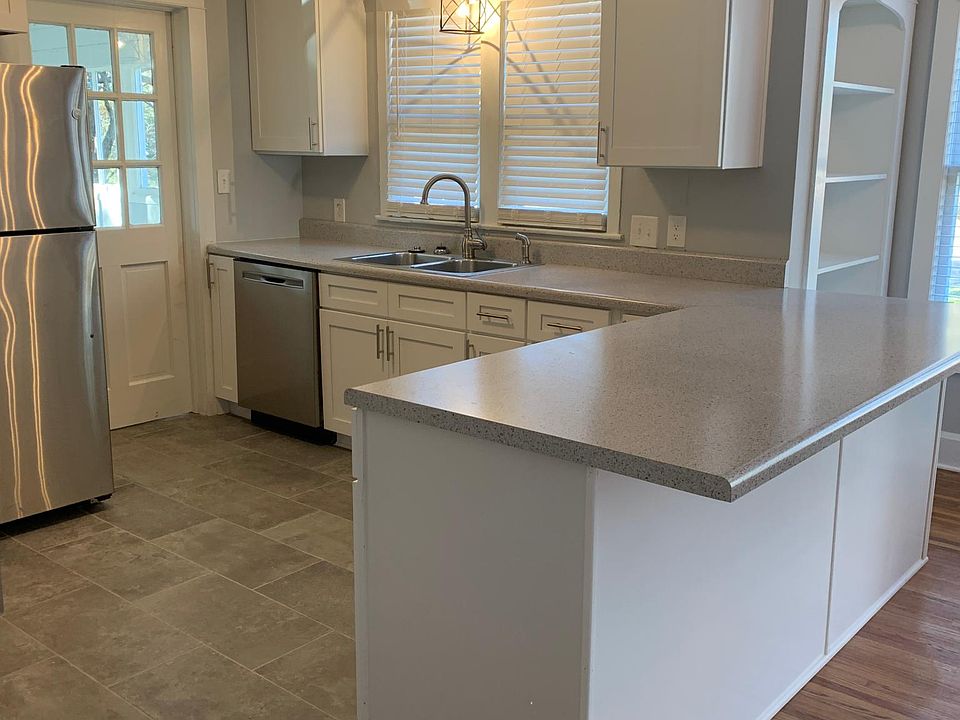 1st image of 415 39th St