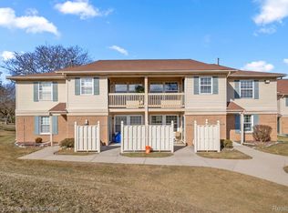 19122 Northridge Dr, Northville, MI 48167
