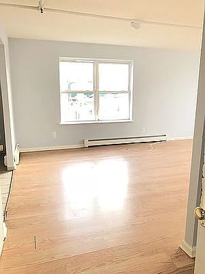 4th image of 318 Beach 66 St #5