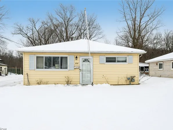 4747 Willowbrook Dr, Mentor, OH 44060