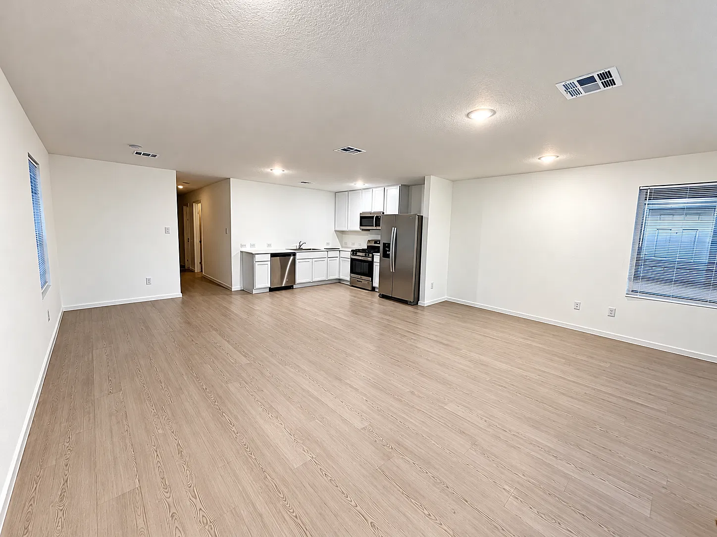4 bed, 1386 sqft, $1,500 — Photo 4