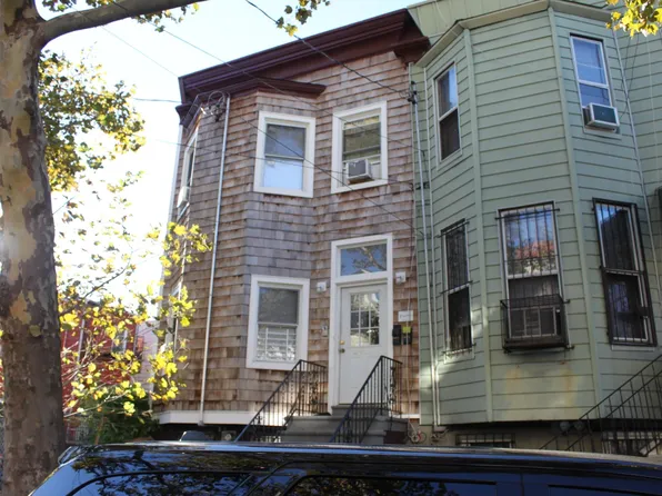 2411 Bathgate Town Home