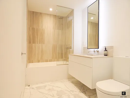 Rented by R New York | media 10