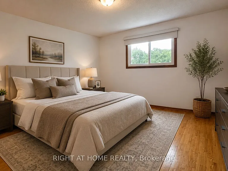 39 Lisgar Ct #UPPER — Photo 11