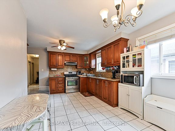 3rd image of 39 Jocada Rd