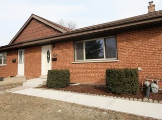 9455 Dee Rd, Des Plaines, IL 60016