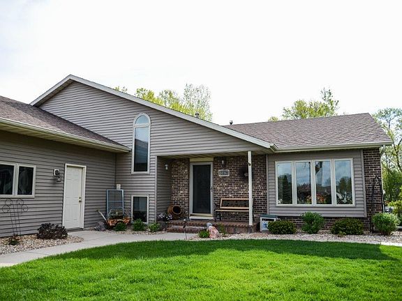 3rd image of 3287 Creek Side Dr