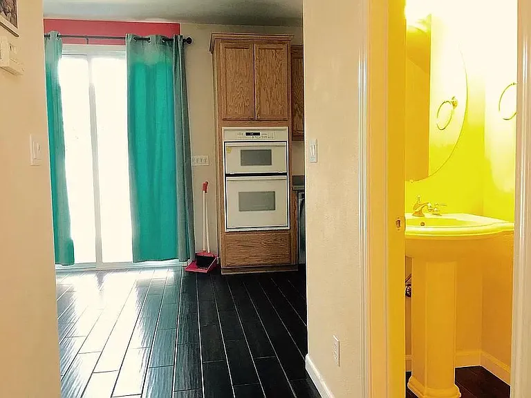 downstairs 1/2 bathroom