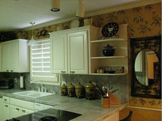 2nd image of 114 Thomas Ln