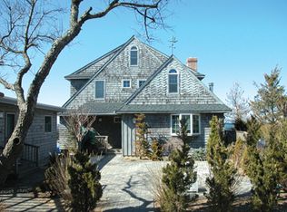 16 Peconic Ave, Southampton, NY 11968