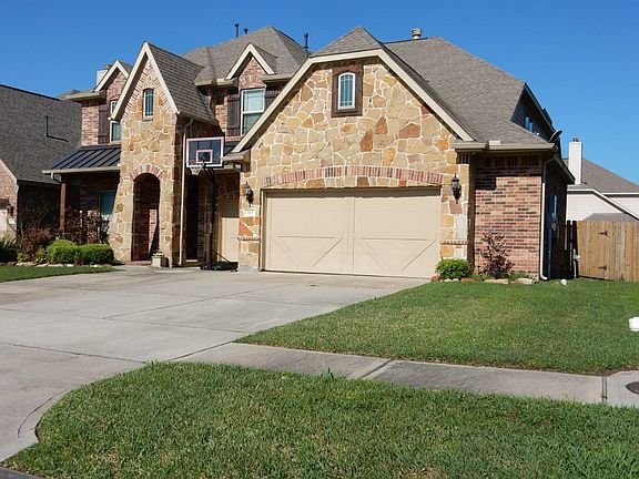 3rd image of 313 W Bend Dr