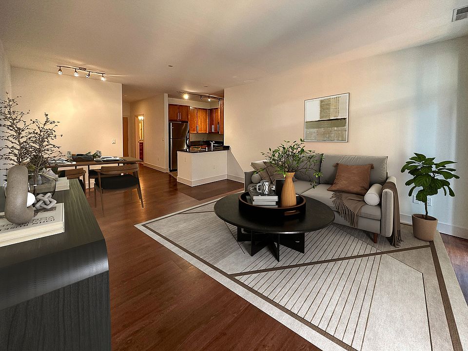 2 Bed / 2 Bath