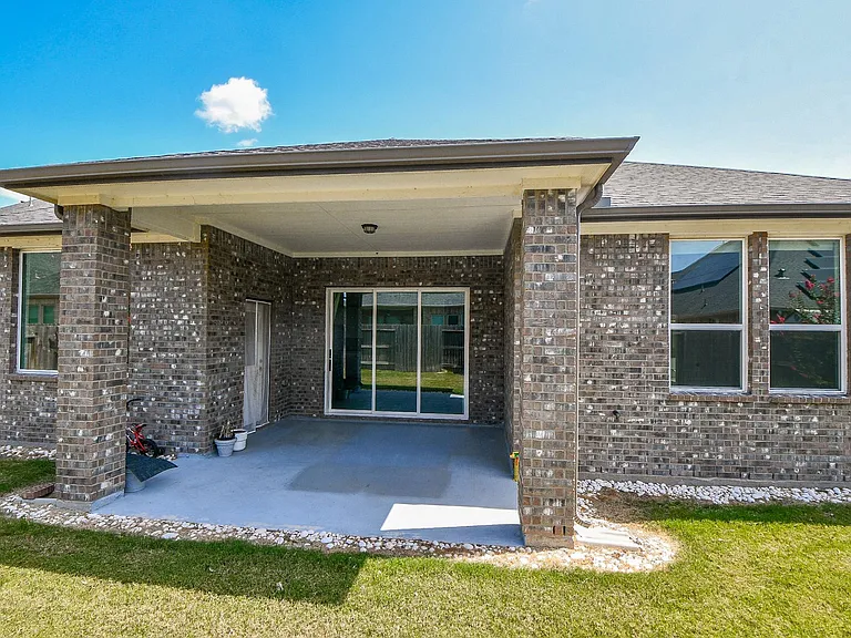 8215 Longear Ln — Photo 3
