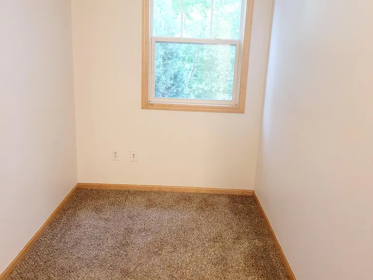 3049 Chamberlain St N #4 — Photo 9