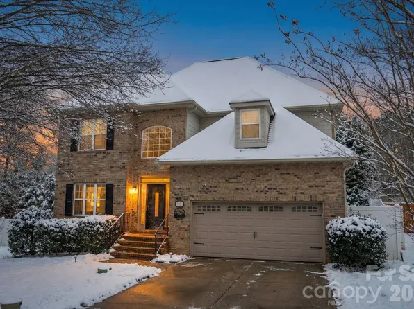 11049 Dipali Ct, Charlotte, NC 28214