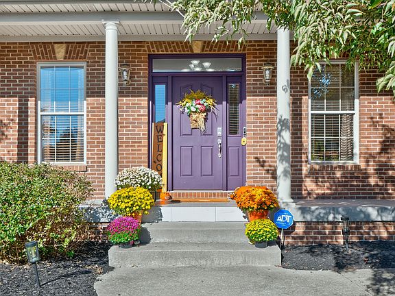 3rd image of 520 Spyglass Hill Dr