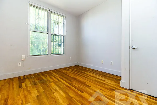 Rented by EXR | media 4