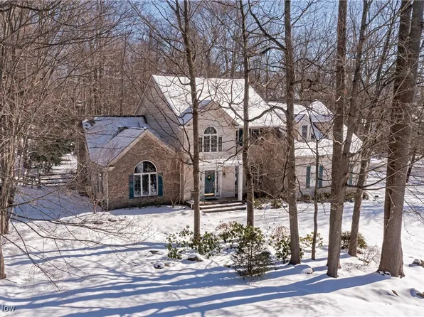 17381 Old Tannery Trl, Chagrin Falls, OH 44023