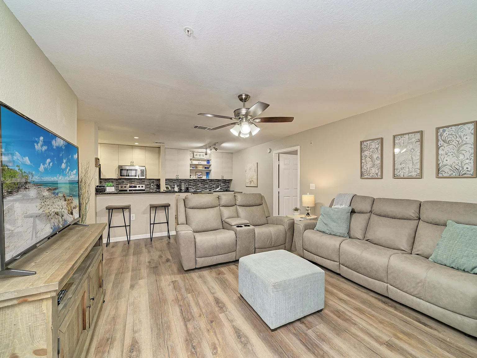 3 bed, 1224 sqft, $3,000 — Photo 2