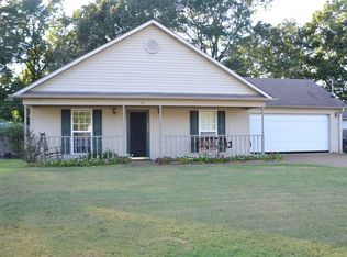 111 Woods Edge Dr, Jackson, TN 38301
