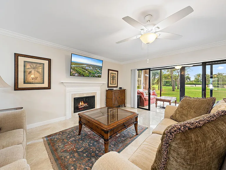 803 Clubhouse Cir — Photo 11