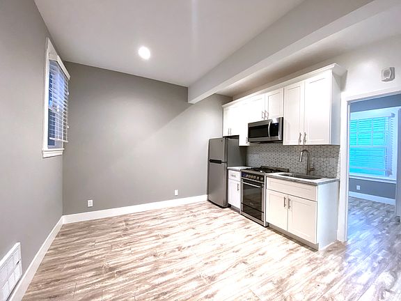 2nd image of 1085 Washington St #205