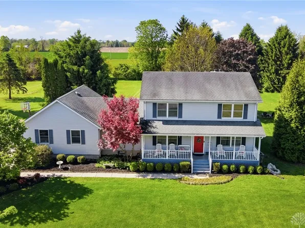 1589 Bending Tree Dr, New Carlisle, OH 45344