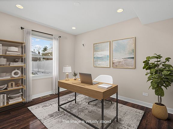 4th image of 3201 Crestwood Ln