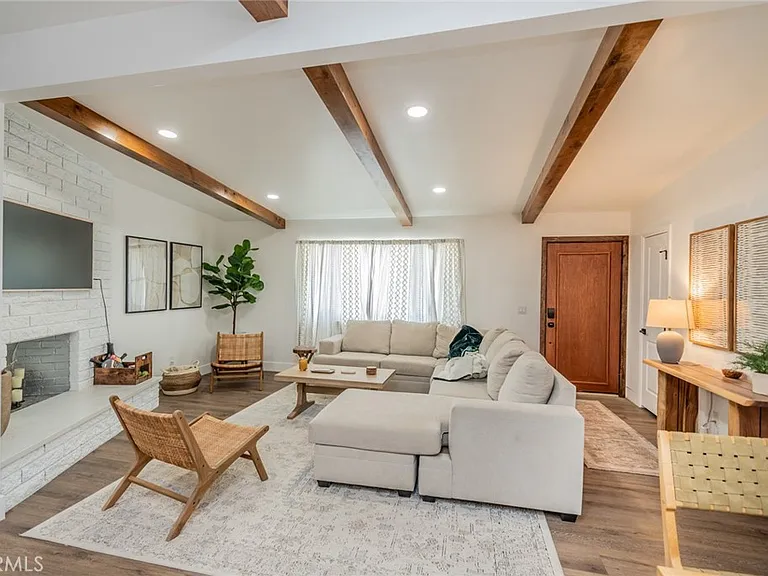 59128 Nelson Ave — Photo 5