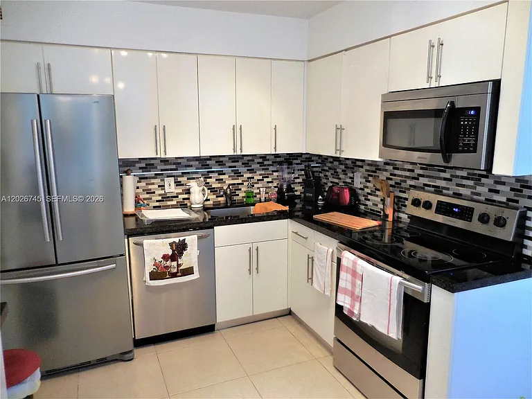5151 Collins Ave #519 — Photo 39