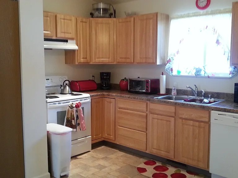 1103 E Main St — Photo 7