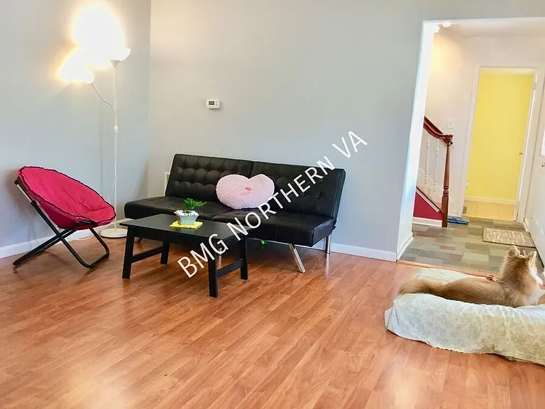8957 Rolling Rd — Photo 4