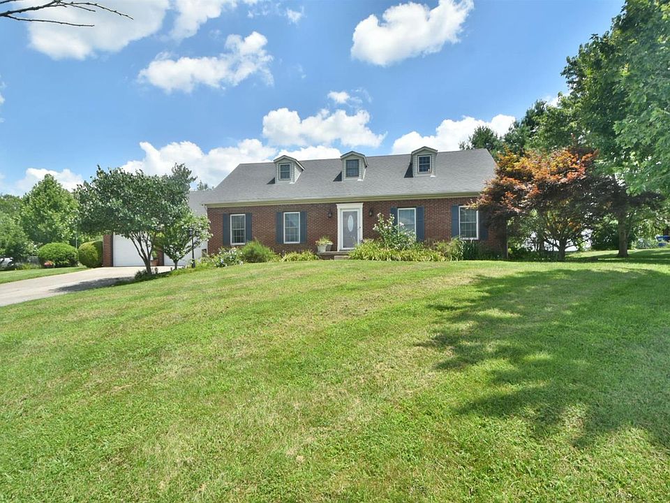 1st image of 145 Carlton Dr