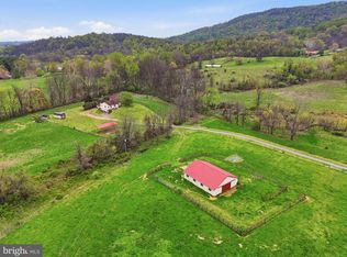 1901 Misty Meadows Ln, Markham, VA 22643