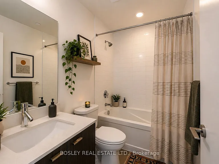 30 Roehampton Ave #3403 — Photo 25