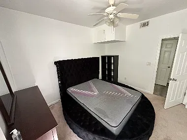 1 bed, 1.0 bath, $695 — Photo 3