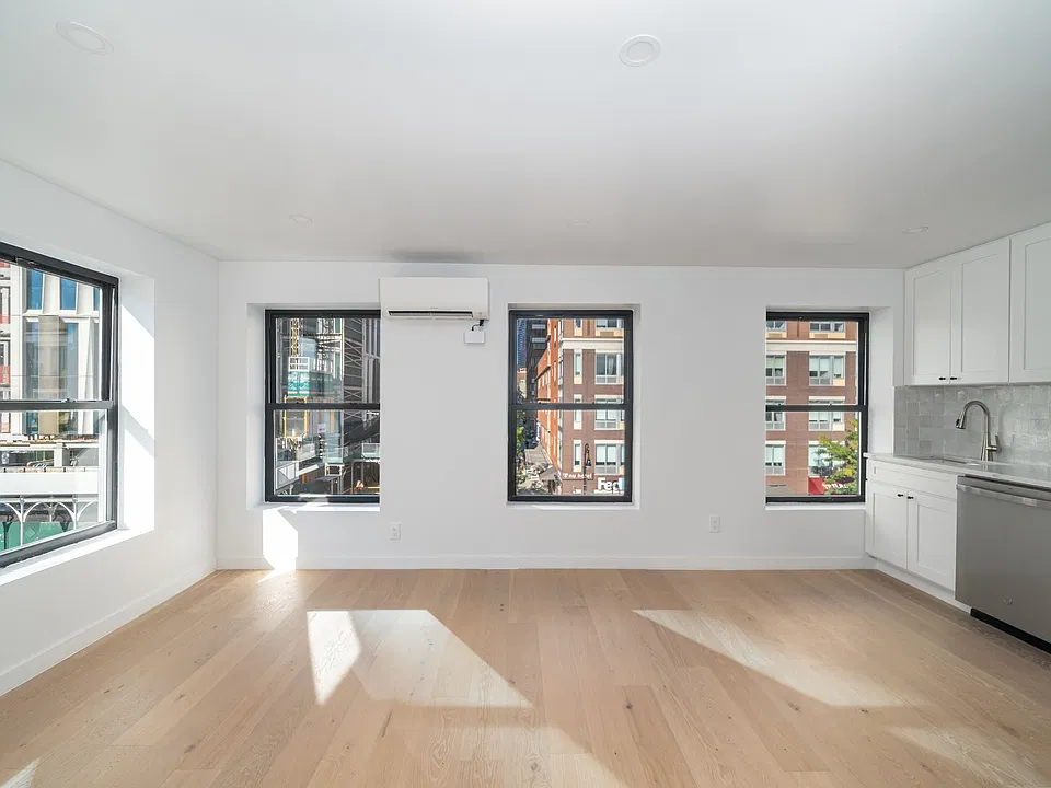 101 Smith St #S3