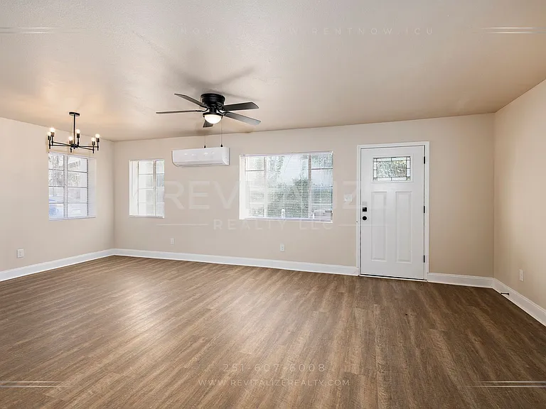 1704 McGill Ave — Photo 7