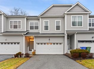 28 Magnolia Park, Middletown, NY 10940