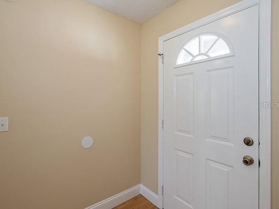 5th image of 130 Stevens Ave
