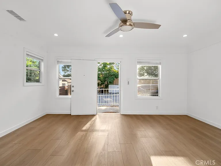 6642 Vineland Ave — Photo 1