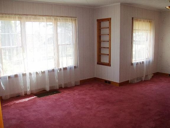 3rd image of 645 Crystal Ave
