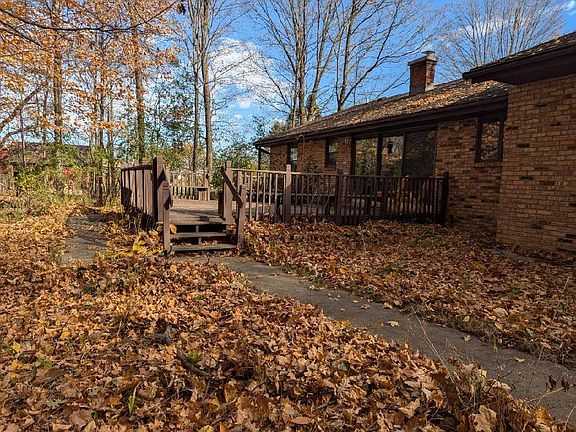 3rd image of 2162 Glenway Dr