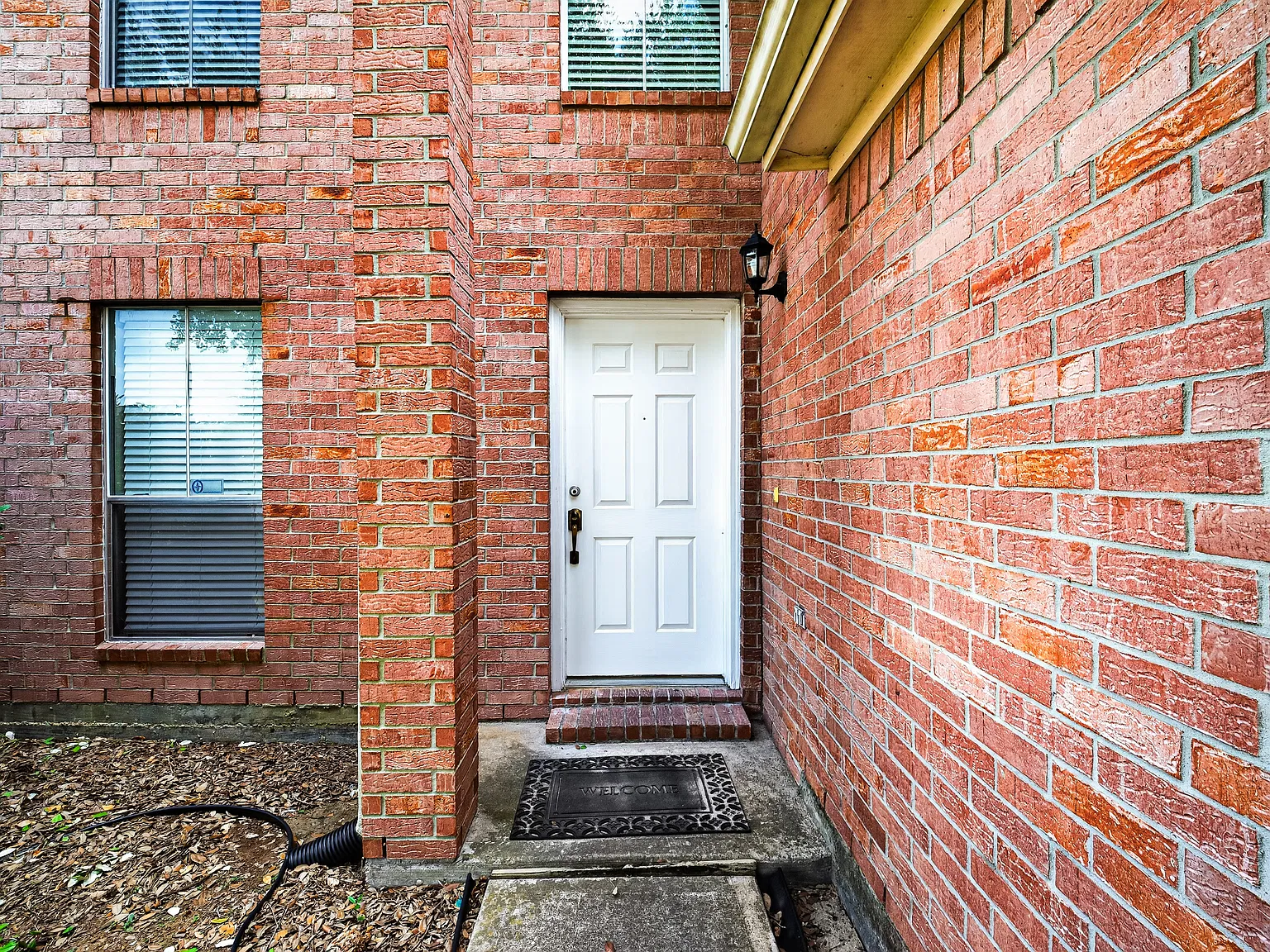 4 bed, 1792 sqft, $2,100 — Photo 2