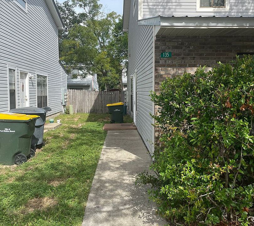 1st image of 135 Scottwood Dr