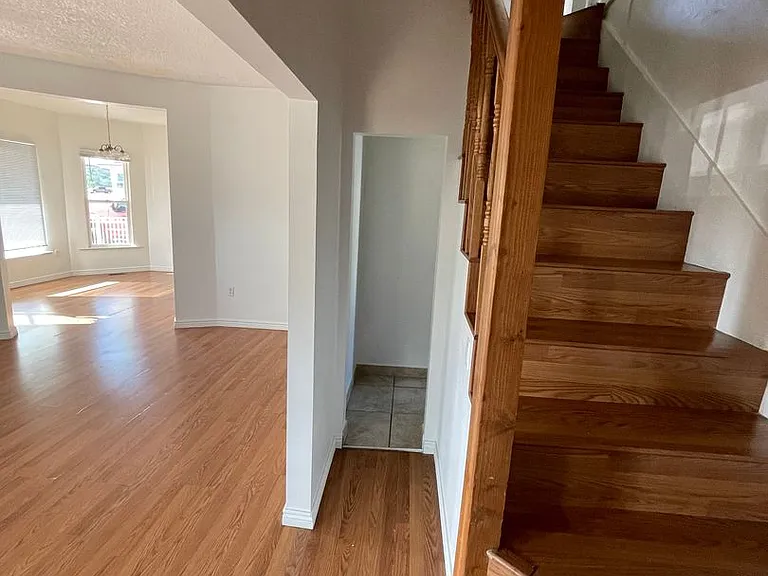 706 Railroad Ave #1 — Photo 8