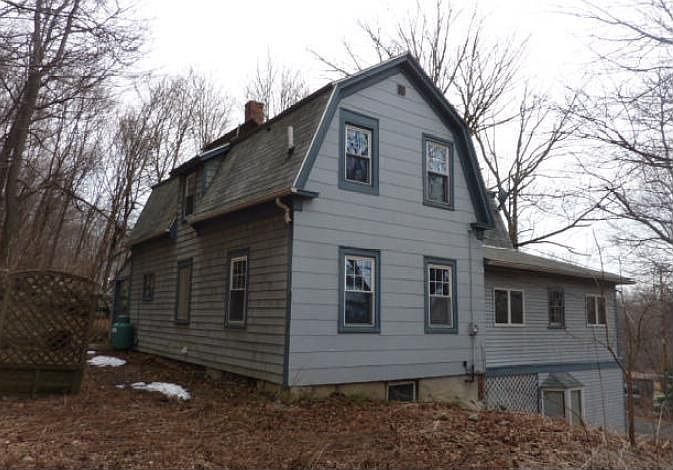 2nd image of 274 Maple St